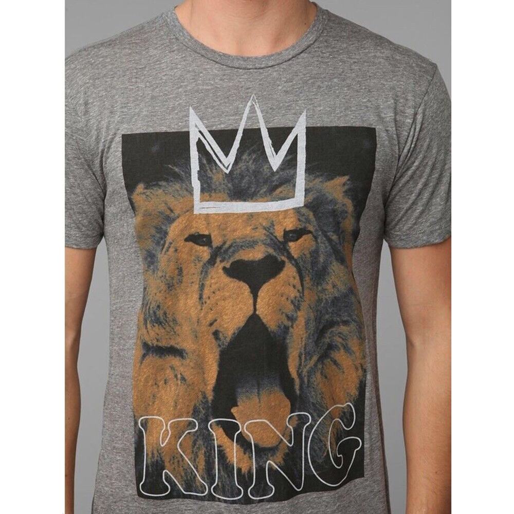 Crown Lion King Shirt Leo Zodiac Animal Face Mens Size large Gift July Safari